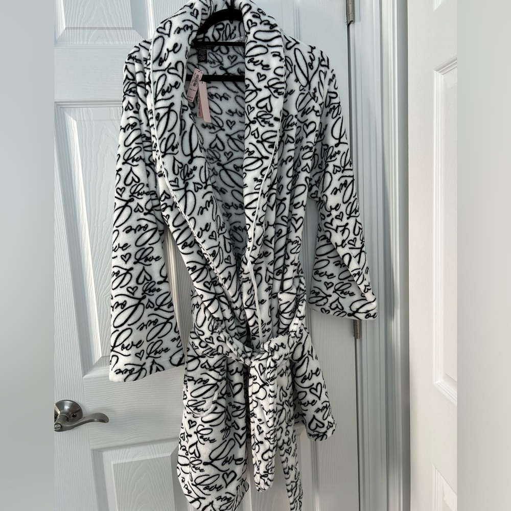 NWT Victoria secret size small plush robe